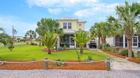 Photo of 140 Ponce De Leon St, Port Saint Joe, FL 32456 (MLS # 328549)
