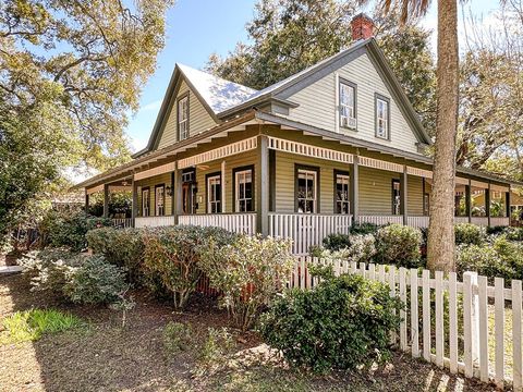 Photo of 78 12th St, Apalachicola, FL 32320 (MLS # 322128)