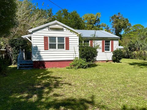 Photo of 253 Hwy 98, Apalachicola, FL 32320 (MLS # 324307)