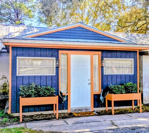 Photo of 10-7 Pine St #10-7 West, Lanark Village, FL 32322 (MLS # 326565)