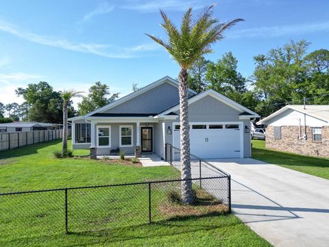 Photo of 901 20th St, Port Saint Joe, FL 32456 (MLS # 324874)
