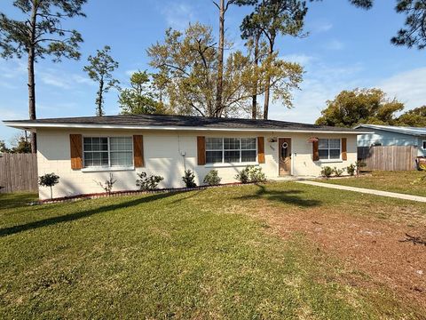Photo of 1322 McClelland Ave, Port Saint Joe, FL 32456 (MLS # 327823)