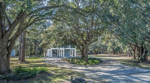 Photo of 140 Craig St, Carrabelle, FL 32322 (MLS # 328347)