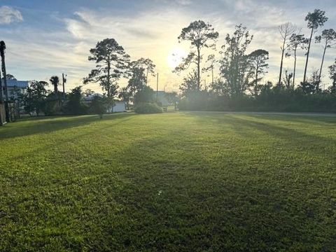 Photo of 1502 Palm Blvd, Port Saint Joe, FL 32456 (MLS # 323774)
