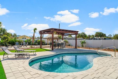 Photo of 224 Desoto St, Port Saint Joe, FL 32456 (MLS # 324925)