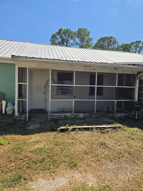 Photo of 10 Pine St #3, Lanark Village, FL 32323 (MLS # 324067)