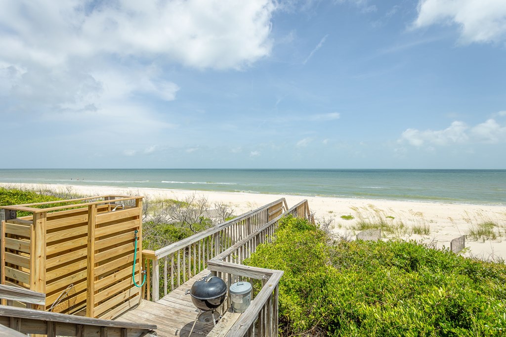 St. George Island, Florida, 32328, United States, 3 Bedrooms Bedrooms, ,3 BathroomsBathrooms,Residential,Active,1898249