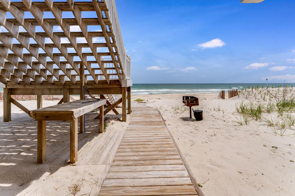 St. George Island, Florida, 32328, United States, 4 Bedrooms Bedrooms, ,4 BathroomsBathrooms,Residential,Active,1788583