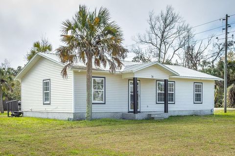 Photo of 76 Ave H, Apalachicola, FL 32320 (MLS # 327664)