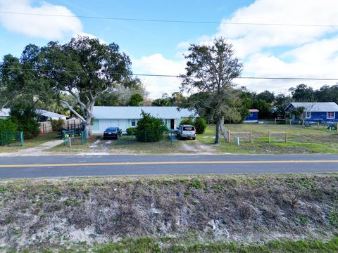Photo of 2458 Park Ave, Port Saint Joe, FL 32456 (MLS # 322144)
