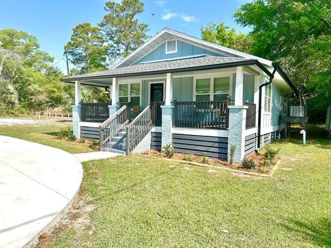 Photo of 304 Hwy 98, Carrabelle, FL 32322 (MLS # 322509)