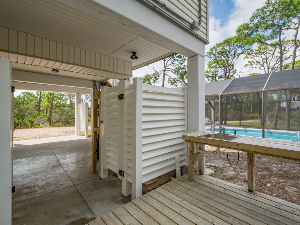 St. George Island, Florida, 32328, United States, 5 Bedrooms Bedrooms, ,5 BathroomsBathrooms,Residential,Active,1941309