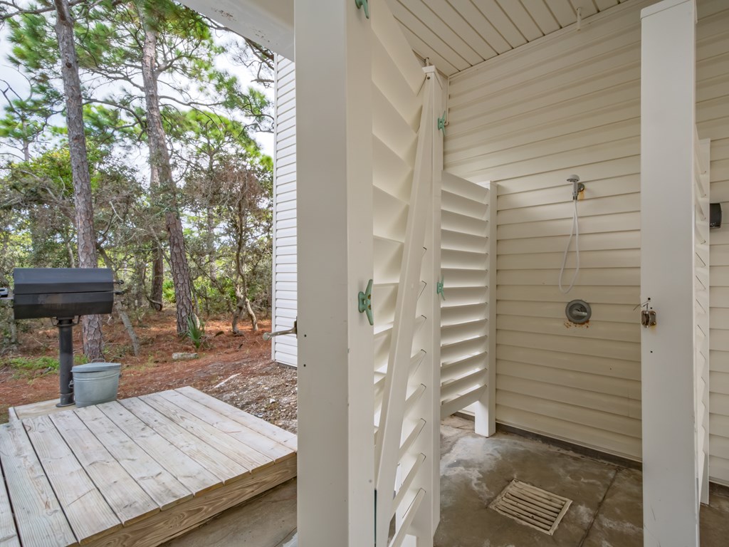 St. George Island, Florida, 32328, United States, 5 Bedrooms Bedrooms, ,5 BathroomsBathrooms,Residential,Active,1941309