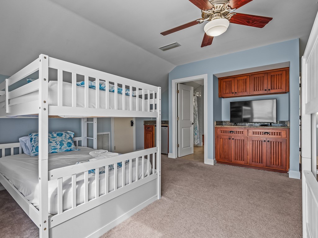 St. George Island, Florida, 32328, United States, 5 Bedrooms Bedrooms, ,5 BathroomsBathrooms,Residential,Active,1941309