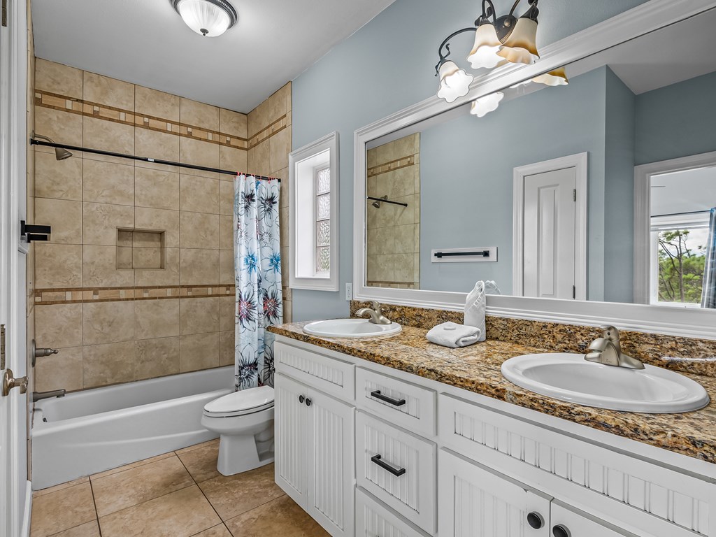 St. George Island, Florida, 32328, United States, 5 Bedrooms Bedrooms, ,5 BathroomsBathrooms,Residential,Active,1941309