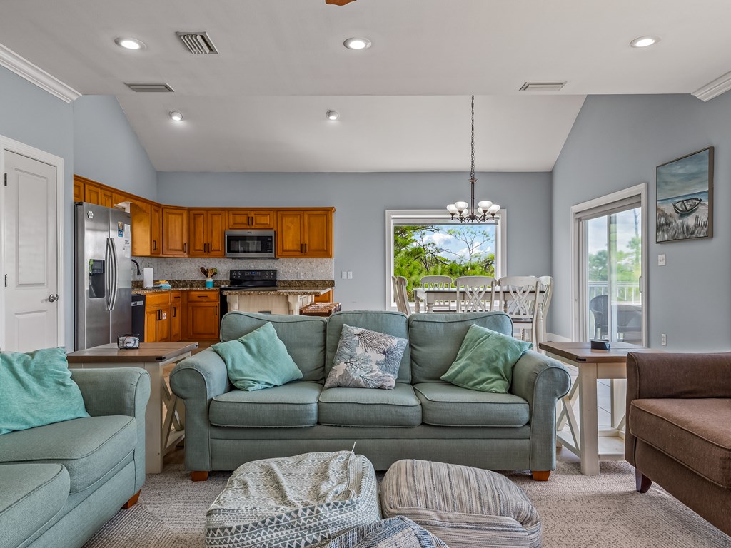 St. George Island, Florida, 32328, United States, 5 Bedrooms Bedrooms, ,5 BathroomsBathrooms,Residential,Active,1941309