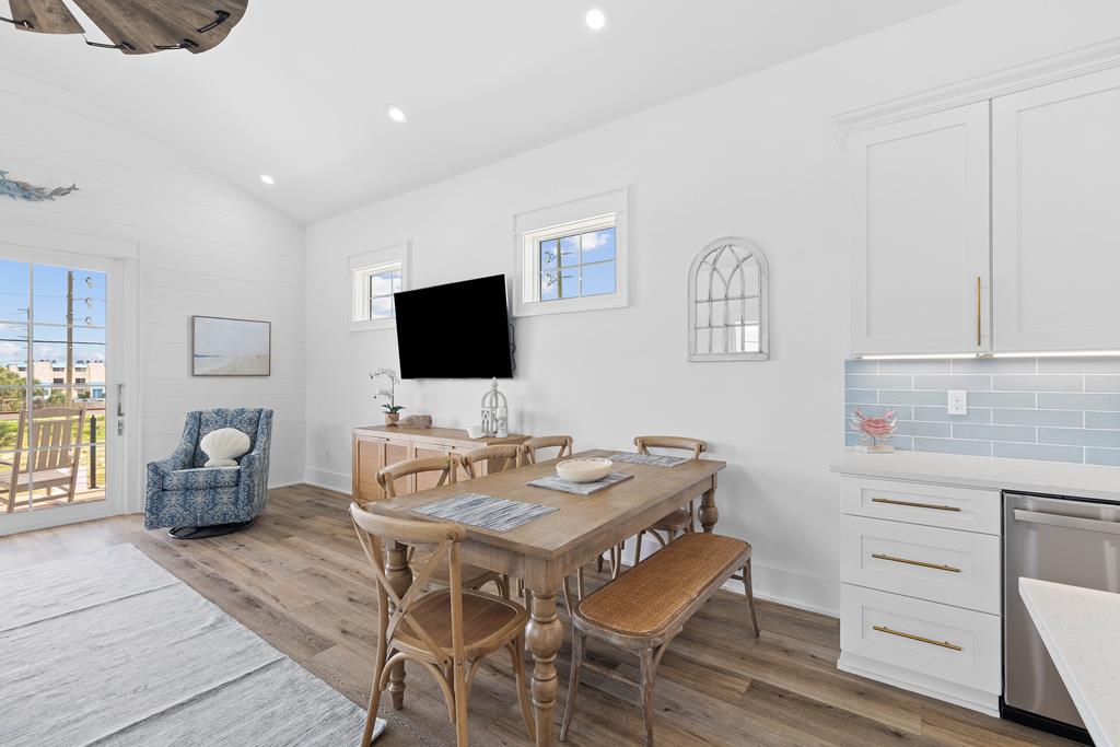 St. George Island, Florida, 32328, United States, 4 Bedrooms Bedrooms, ,4 BathroomsBathrooms,Residential,Active,2006556