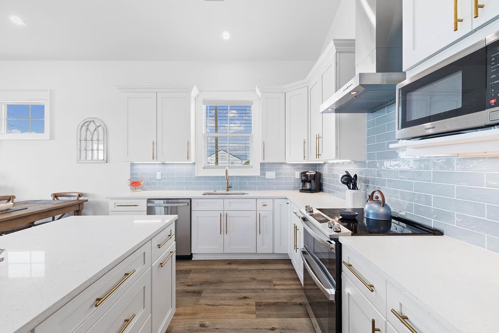 St. George Island, Florida, 32328, United States, 4 Bedrooms Bedrooms, ,4 BathroomsBathrooms,Residential,Active,2006556