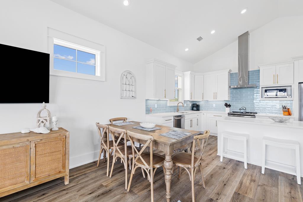 St. George Island, Florida, 32328, United States, 4 Bedrooms Bedrooms, ,4 BathroomsBathrooms,Residential,Active,2006556