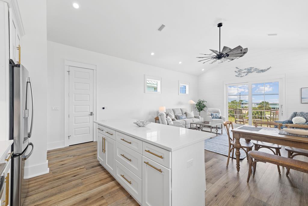 St. George Island, Florida, 32328, United States, 4 Bedrooms Bedrooms, ,4 BathroomsBathrooms,Residential,Active,2006556