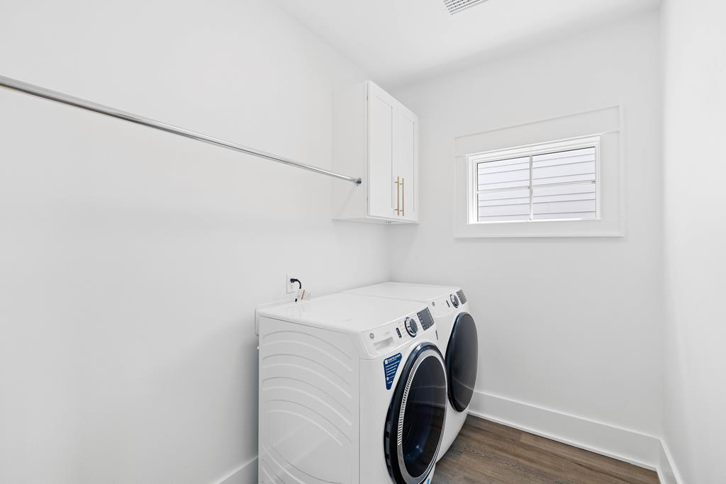 St. George Island, Florida, 32328, United States, 4 Bedrooms Bedrooms, ,4 BathroomsBathrooms,Residential,Active,2006556