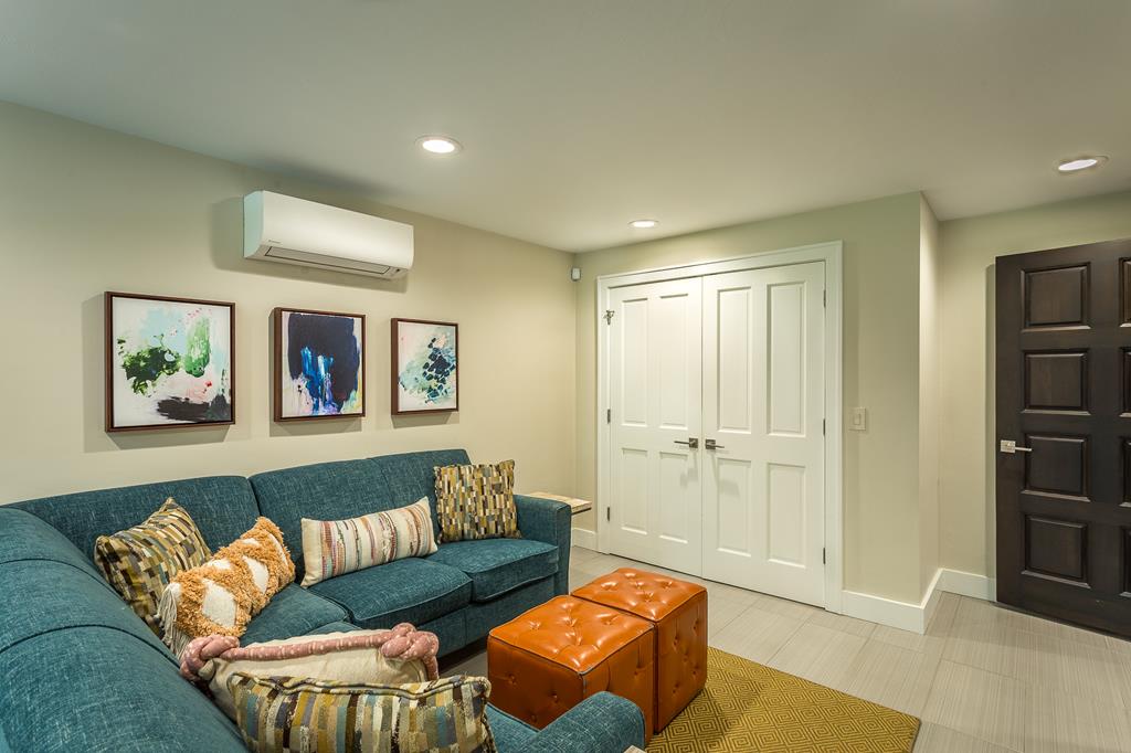 St. George Island, Florida, 32328, United States, 4 Bedrooms Bedrooms, ,5 BathroomsBathrooms,Residential,Active,1834504