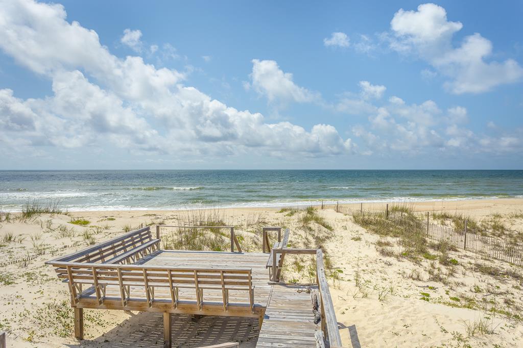 St. George Island, Florida, 32328, United States, 4 Bedrooms Bedrooms, ,5 BathroomsBathrooms,Residential,Active,1834504