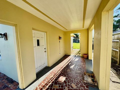 Photo of 1508 Long Ave, Port Saint Joe, FL 32456 (MLS # 324130)