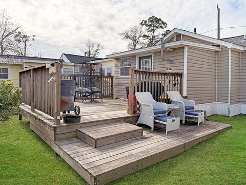 Photo of 511 Woodward Ave, Port Saint Joe, FL 32456 (MLS # 325063)