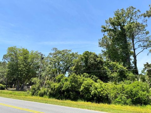 Photo of 2179 Hwy 98 E, Carrabelle, FL 32322 (MLS # 324596)