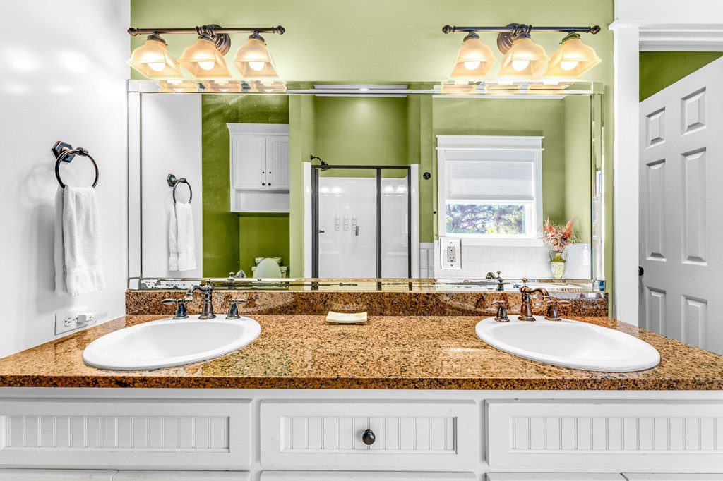 St. George Island, Florida, 32328, United States, 4 Bedrooms Bedrooms, ,4 BathroomsBathrooms,Residential,Active,2045322