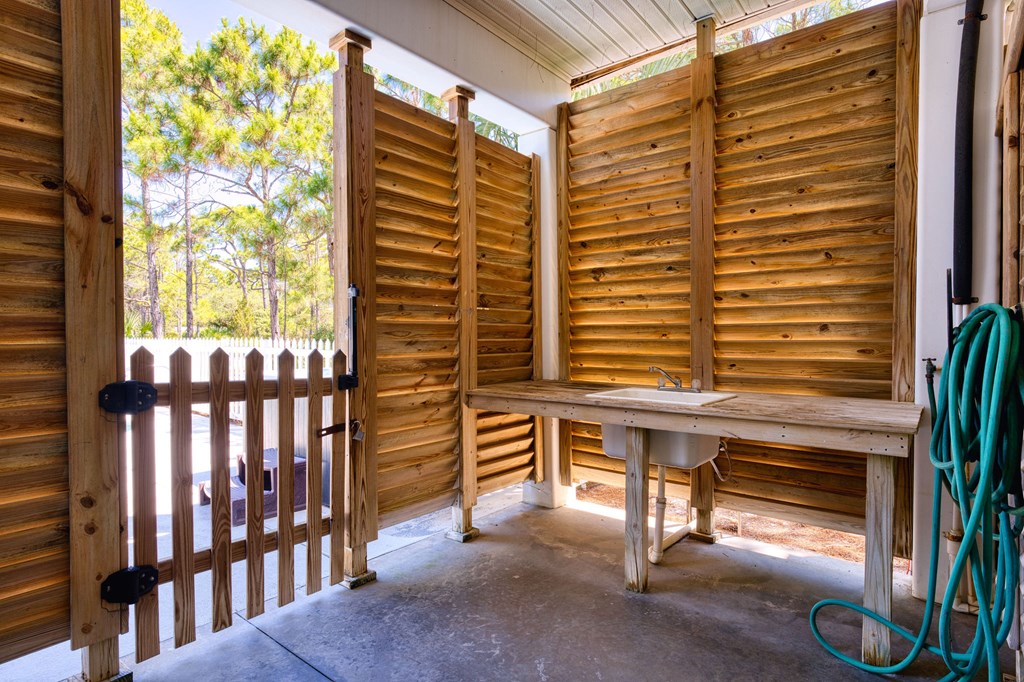 St. George Island, Florida, 32328, United States, 4 Bedrooms Bedrooms, ,4 BathroomsBathrooms,Residential,Active,2045322