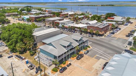 Photo of 76 Market St, Apalachicola, FL 32320 (MLS # 317498)