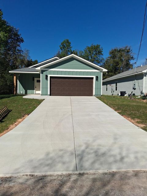 Photo of 169 Parker St, Wewahitchka, FL 32465 (MLS # 328138)