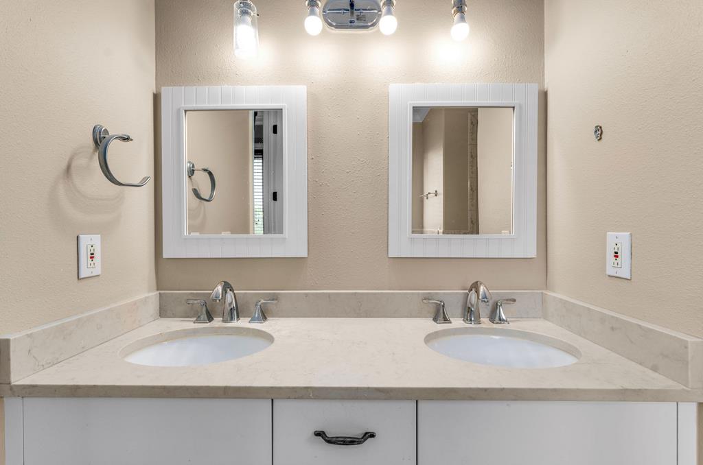 St. George Island, Florida, 32328, United States, 5 Bedrooms Bedrooms, ,6 BathroomsBathrooms,Residential,Active,1850708