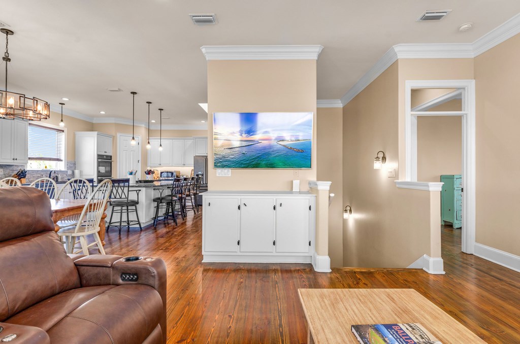 St. George Island, Florida, 32328, United States, 5 Bedrooms Bedrooms, ,6 BathroomsBathrooms,Residential,Active,1850708