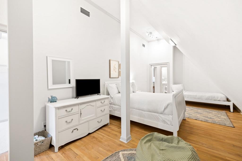 St. George Island, Florida, 32328, United States, 5 Bedrooms Bedrooms, ,5 BathroomsBathrooms,Residential,Active,2013133