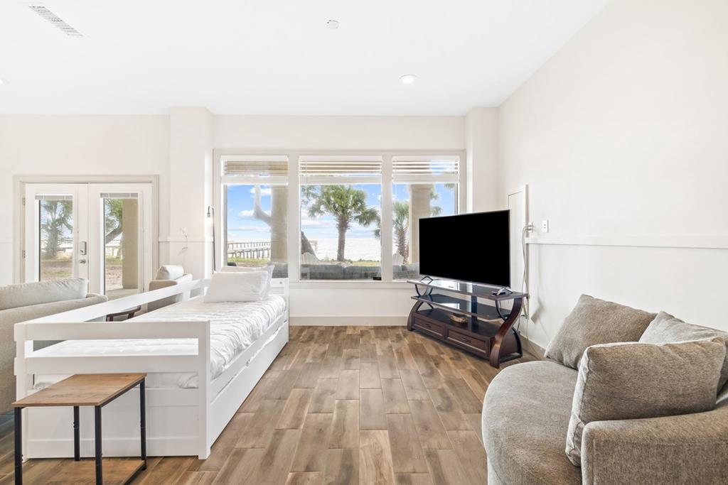 St. George Island, Florida, 32328, United States, 5 Bedrooms Bedrooms, ,5 BathroomsBathrooms,Residential,Active,2013133