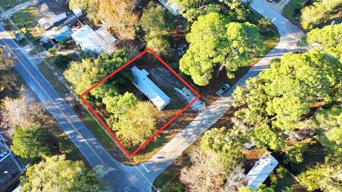 Photo of 280 24th Ave, Apalachicola, FL 32320 (MLS # 324714)