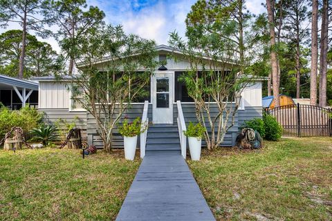 Photo of 168 21st Ave, Apalachicola, FL 32320 (MLS # 324437)