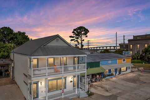 Photo of 51 Market St #A, Apalachicola, FL 32320 (MLS # 327679)