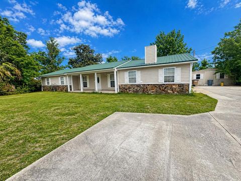 Photo of 6672 Gardenia St, Wewahitchka, FL 32465 (MLS # 328195)