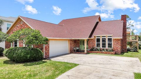 Photo of 201 Sea Pines Ln, Port Saint Joe, FL 32456 (MLS # 322277)