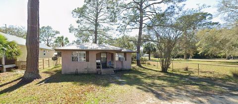 Photo of 150 13th St, Apalachicola, FL 32320 (MLS # 328100)