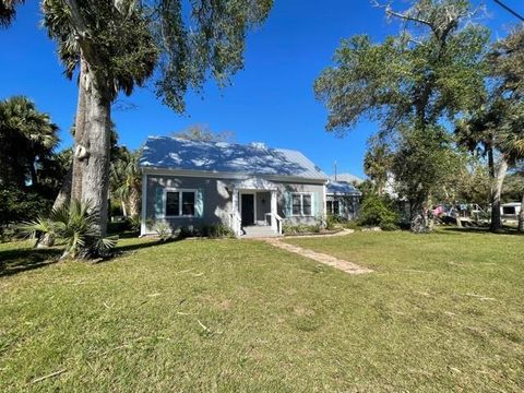 Photo of 123 Ave C, Apalachicola, FL 32320 (MLS # 324996)