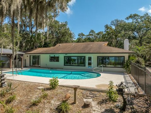 Photo of 215 N Bay Shore Dr, Eastpoint, FL 32328 (MLS # 324209)