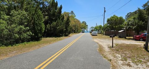 Photo of 139 Connecticut St, Lanark Village, FL 32323 (MLS # 321789)