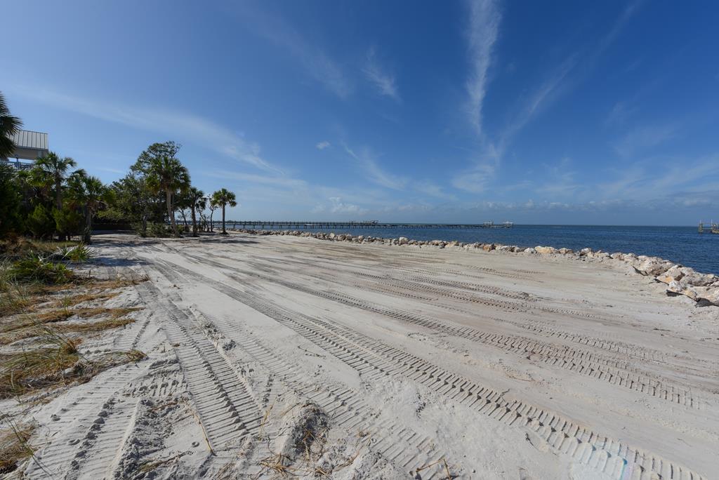 St. George Island, Florida, 32328, United States, 5 Bedrooms Bedrooms, ,6 BathroomsBathrooms,Residential,Active,2013136