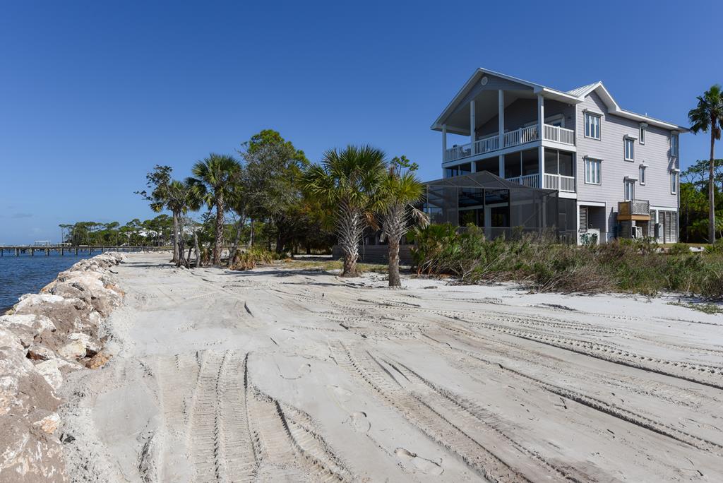St. George Island, Florida, 32328, United States, 5 Bedrooms Bedrooms, ,6 BathroomsBathrooms,Residential,Active,2013136