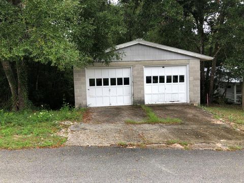 Photo of Lot 1 3rd St #SE, Carrabelle, FL 32322 (MLS # 322086)